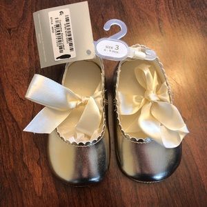 Gold Infant girl crawling shoes